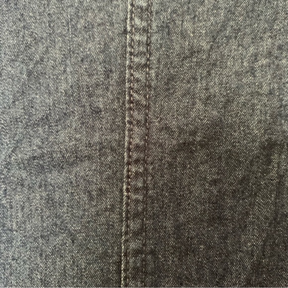 Uniqlo Denim Button-Up Shirt - Size XS - Picture 6 of 9